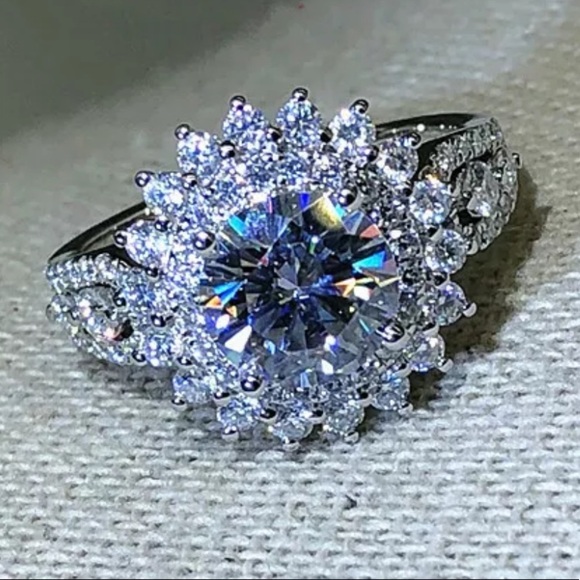 💎 925 Sterling Silver White Sapphire Diamond Ring - Picture 2 of 5